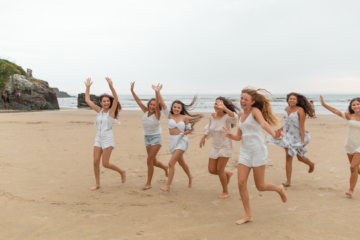 Ensaio de quinze anos com as amigas. Picnic de quinze anos em Araranguá - SC. Noite do pijama - book dos 15 em Gramado e Canela - Serra Gaúcha. Por do Sol na praia da Guarita em Torres - ensaio de quinze anos com a família. Floripa, Criciuma. Diversão, 
