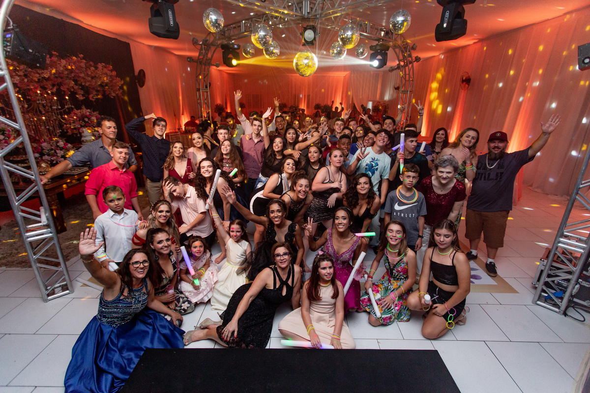 Festa de 15 anos - Debutantes Gêmeas Bárbara e Eduarda - Festa dos sonhos - Adrielle Peres Fotografia especializados em Quinze anos em  Torres/RS - Criciúma, Porto Alegre, Gramado, Ararangua, Sombrio, decoração, abertura de pista, telao, coreografia