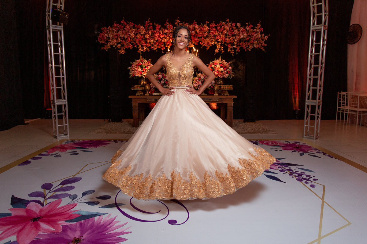 Festa de 15 anos - Debutantes Gêmeas Bárbara e Eduarda - Festa dos sonhos - Adrielle Peres Fotografia especializados em Quinze anos em  Torres/RS - Criciúma, Três cachoeiras, Porto Alegre, Gramado, Serra Gaúcha, Ararangua, Sombrio, decoração, book dos 15.