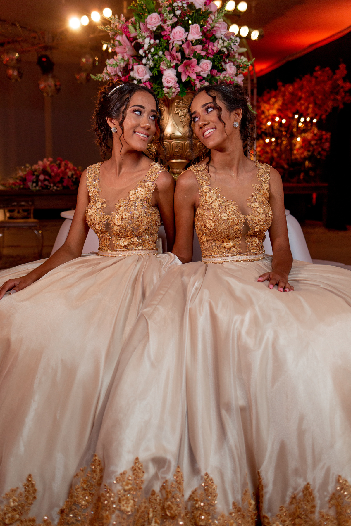 Festa de 15 anos - Debutantes Gêmeas Bárbara e Eduarda - Festa dos sonhos - Adrielle Peres Fotografia especializados em Quinze anos em  Torres/RS - Criciúma, Três cachoeiras, Porto Alegre, Gramado, Serra Gaúcha, Ararangua, Sombrio, decoração, book dos 15.