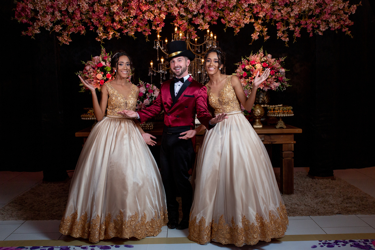 Festa de 15 anos - Debutantes Gêmeas Bárbara e Eduarda - Festa dos sonhos - Adrielle Peres Fotografia especializados em Quinze anos em  Torres/RS - Criciúma, Três cachoeiras, Porto Alegre, Gramado, Serra Gaúcha, Ararangua, Sombrio, decoração, book dos 15.