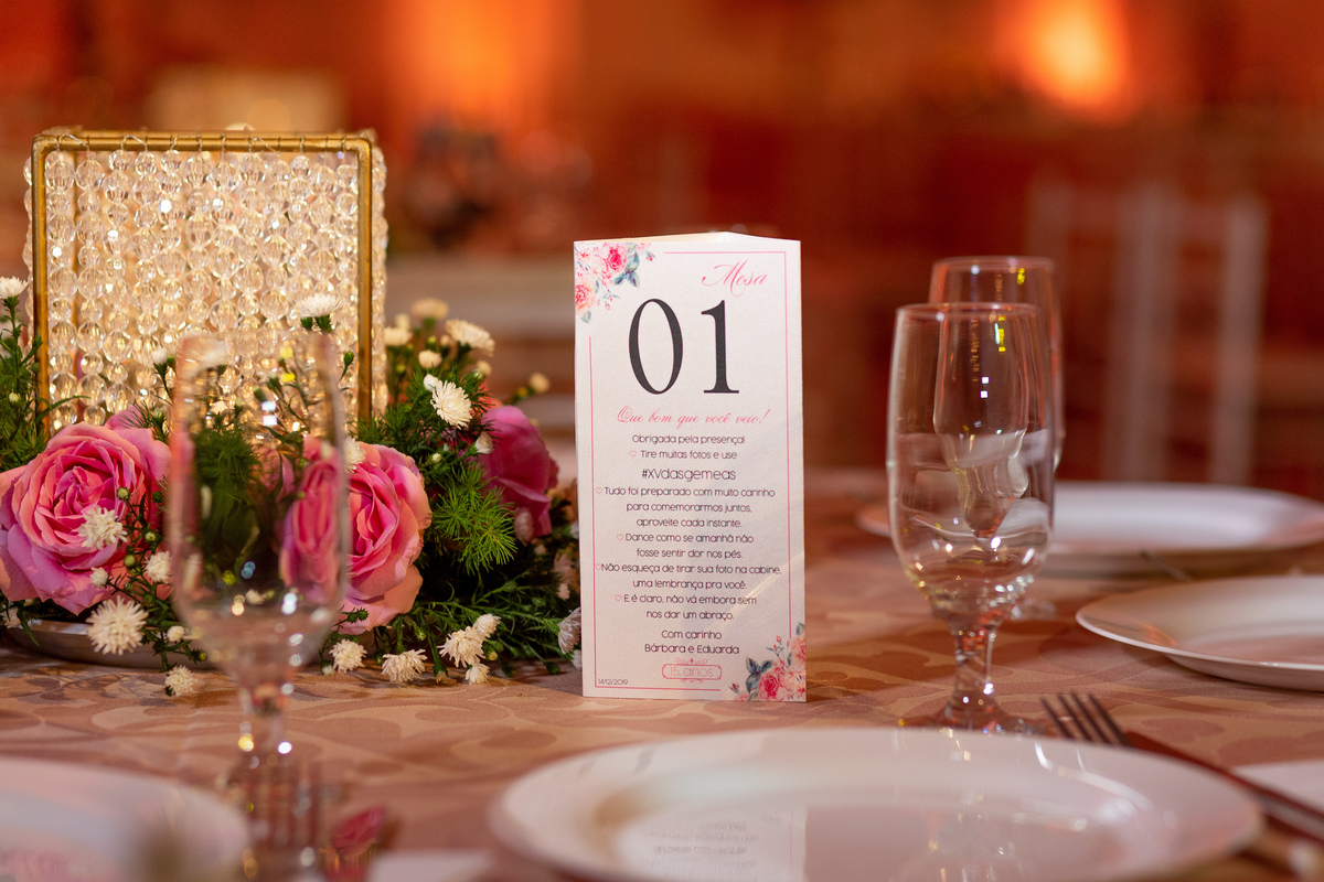 Festa de 15 anos - Debutantes Gêmeas Bárbara e Eduarda - Festa dos sonhos - Adrielle Peres Fotografia especializados em Quinze anos em  Torres/RS - Criciúma, Três cachoeiras, Porto Alegre, Gramado, Serra Gaúcha, Ararangua, Sombrio, decoração, book dos 15.