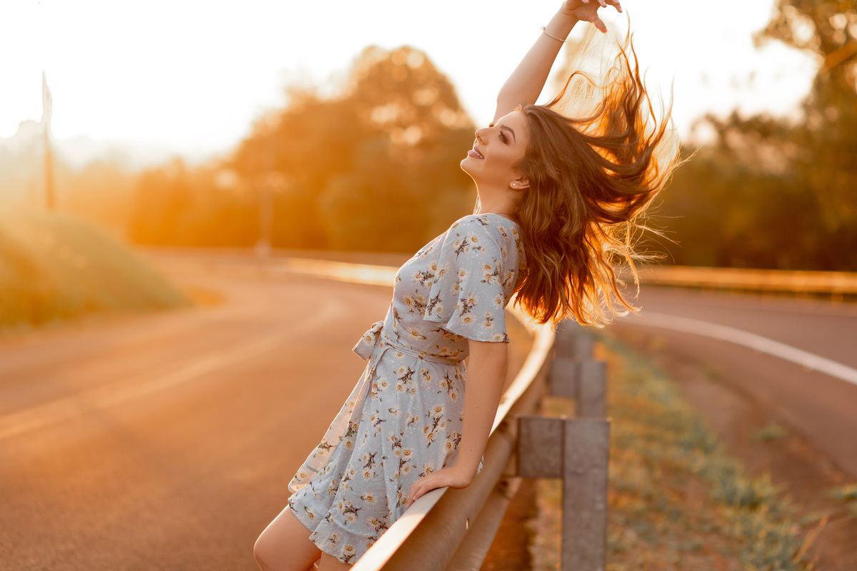 Book dos Quinze debutantes Carol Rigo. Ensaio de 15 anos em Torres, cafe, caneca, mar, prancha, surf, casa, pink, ouem, por do sol,  praia grande, flores, fotografia. Arroio do Sal, Osório, Imbé, Tramandai, Araranguá, Sombrio, Criciúma, litoral, Gramado