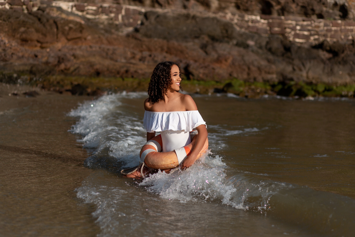 Book dos Quinze debutantes Gêmeas Barbara e Duda. Ensaio de 15 anos praia da Guarita em Torres/RS, boias, salva vidas, areia, biquini, maiô, pedras, ondas, mar, fotografia. Arroio do Sal, Imbé, Tramandai, Araranguá, Sombrio, Criciúma, litoral, Gramado