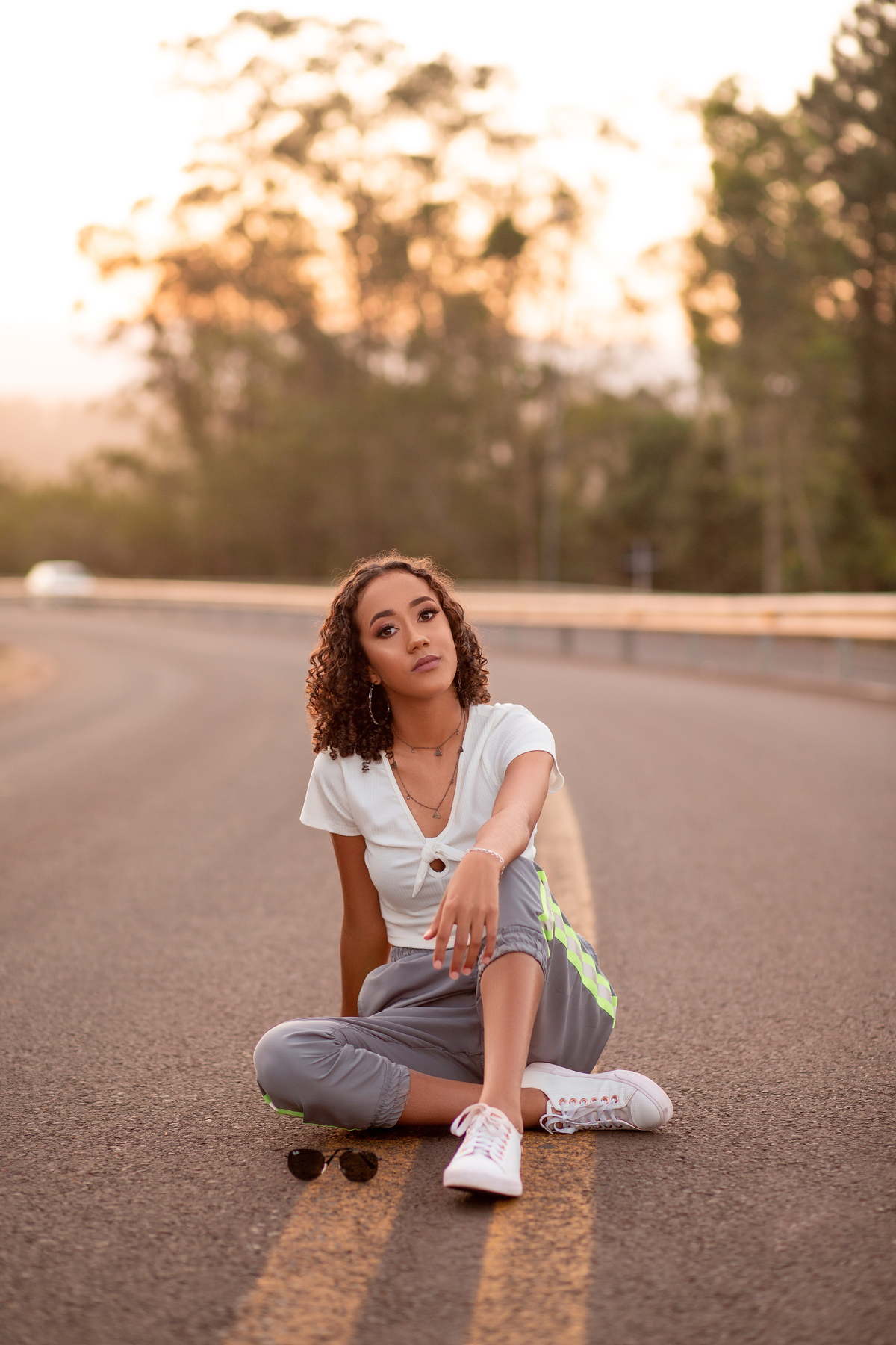 Book dos Quinze debutantes Gêmeas Barbara e Duda. Ensaio de 15 anos praia da Guarita em Torres/RS, pista, street, urbano, asfalto, rua, sol, por do sol, star jóias, fotografia. Arroio do Sal, Imbé, Tramandai, Araranguá, Sombrio, Criciúma, litoral, Gramado