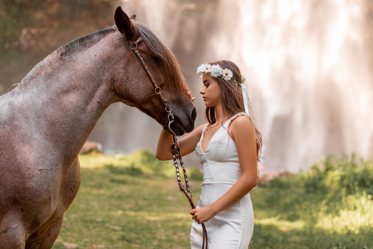 Book dos Quinze Eduarda Camargo. Ensaio de 15 anos Cascata Pedra Branca, Três Forquilhas RS. natureza, floresta, maquiagem, vestido, cavalo, Imbé, Tramandai, Araranguá, Sombrio, Criciúma, Tres cachoeiras, Terra de areia, Gramado, Serra.