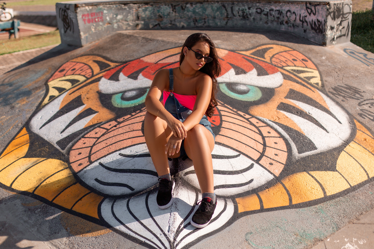 Book dos Quinze. Ensaio de 15 anos. Pista de skate, natureza, grafite, floresta, maquiagem, vestido, debutantes. Imbé, Tramandai, Araranguá, Sombrio, Criciúma, Tres cachoeiras, Terra de areia, Gramado, Serra. Torres.