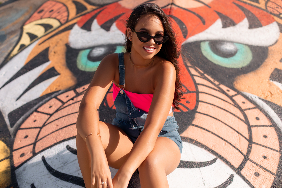 Book dos Quinze. Ensaio de 15 anos. Pista de skate, natureza, grafite, floresta, maquiagem, vestido, debutantes. Imbé, Tramandai, Araranguá, Sombrio, Criciúma, Tres cachoeiras, Terra de areia, Gramado, Serra. Torres.