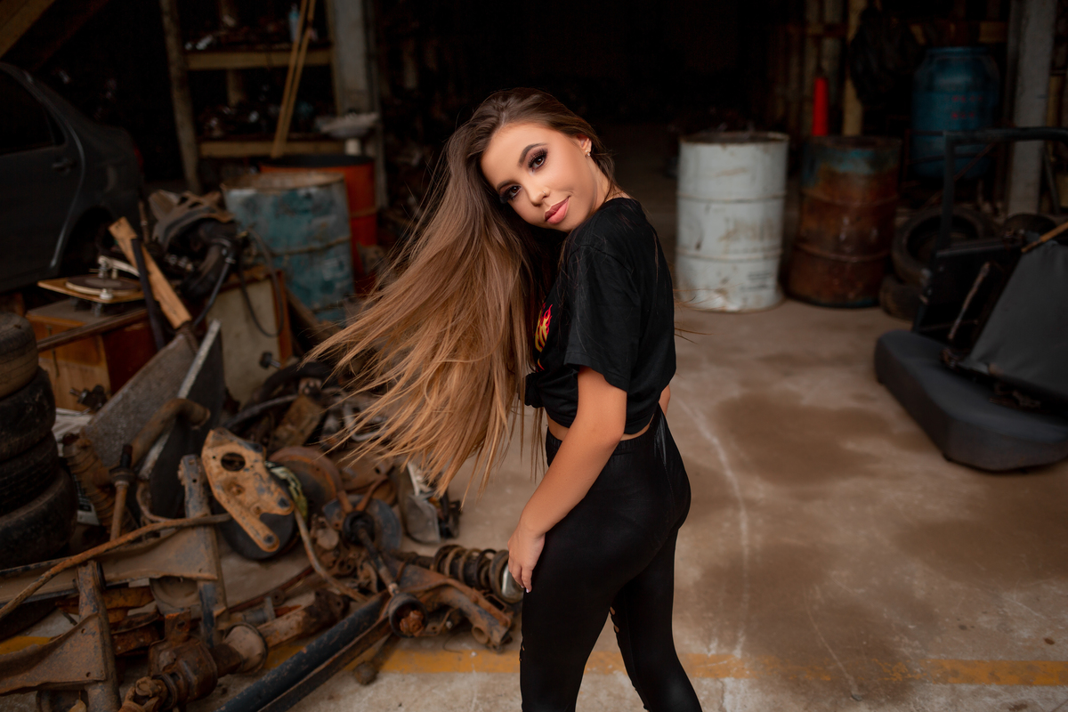 Book dos Quinze debutante Yasmin. Ensaio de 15 anos em Torres, Ferro velho, natureza, floresta, maquiagem, praia, vestido, fotografia. Arroio do Sal, Osório, Imbé, Tramandai, Araranguá, Sombrio, Criciúma, Tres cachoeiras, Terra de areia, litoral, Gramado