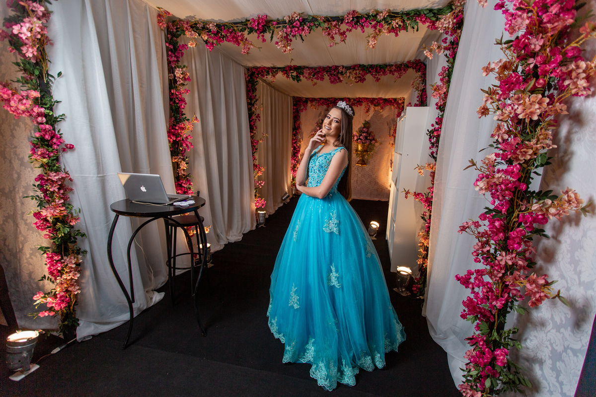 Festa de 15 anos, Debutante Eduarda Magnus - Adrielle Peres Fotografia especializados em Quinze anos Tres Cachoeiras/RS - Criciúma, Ararangua, Arroio Sal, Sombrio, Porto Alegre, Gramado, Serra Gaúcha, Praia, família, ensaio xv, book 15, decoração, vestido