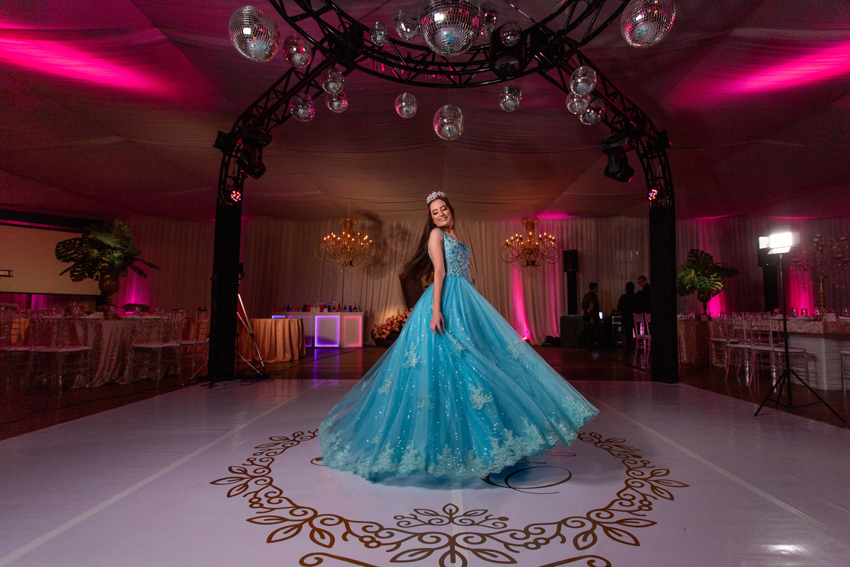 Festa de 15 anos, Debutante Eduarda Magnus - Adrielle Peres Fotografia especializados em Quinze anos Tres Cachoeiras/RS - Criciúma, Ararangua, Arroio Sal, Sombrio, Porto Alegre, Gramado, Serra Gaúcha, Praia, família, ensaio xv, book 15, decoração, vestido