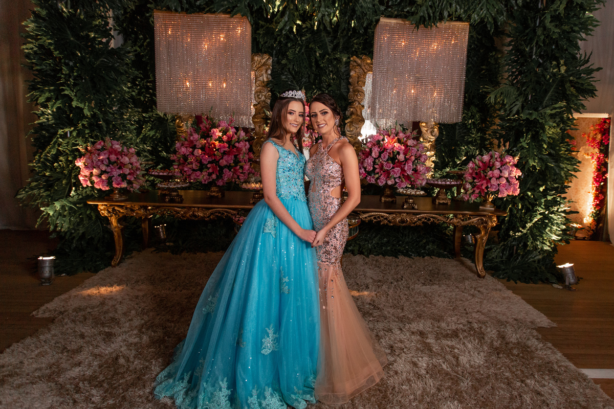 Festa de 15 anos, Debutante Eduarda Magnus - Adrielle Peres Fotografia especializados em Quinze anos Tres Cachoeiras/RS - Criciúma, Ararangua, Arroio Sal, Sombrio, Porto Alegre, Gramado, Serra Gaúcha, Praia, família, ensaio xv, book 15, decoração, vestido