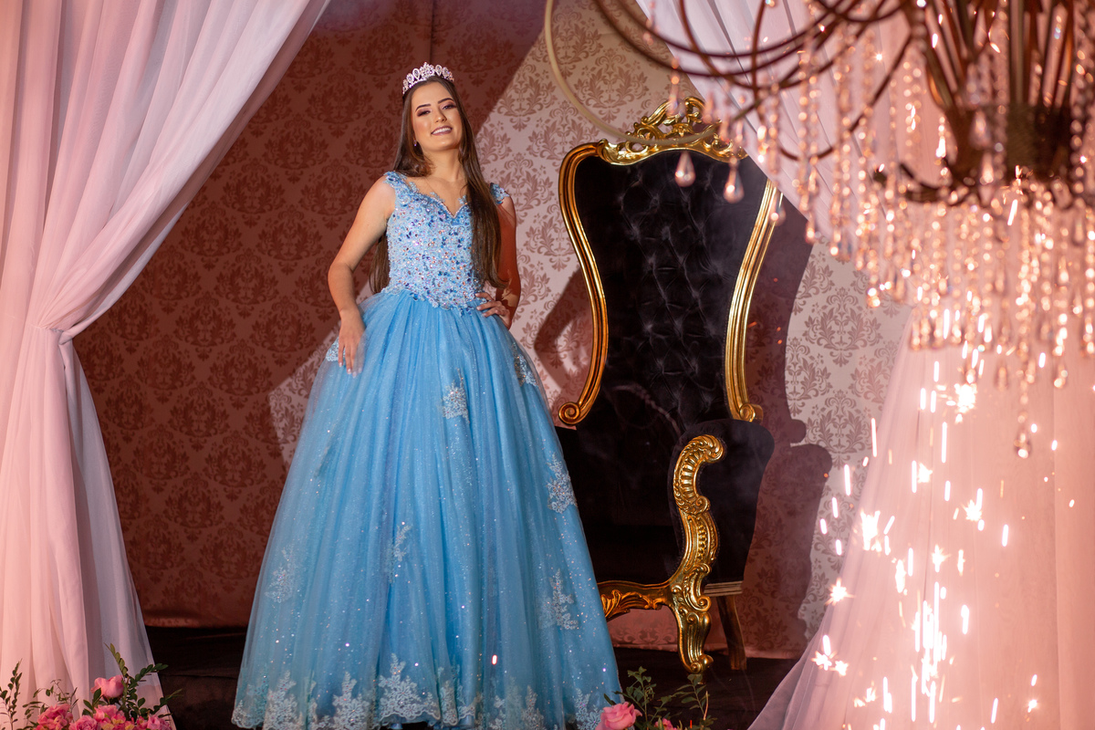 Festa de 15 anos, Debutante Eduarda Magnus - Adrielle Peres Fotografia especializados em Quinze anos Tres Cachoeiras/RS - Criciúma, Ararangua, Arroio Sal, Sombrio, Porto Alegre, Gramado, Serra Gaúcha, Praia, família, ensaio xv, book 15, decoração, vestido