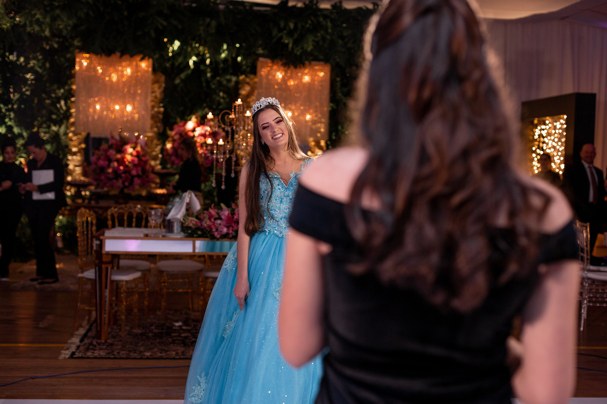 Festa de 15 anos, Debutante Eduarda Magnus - Adrielle Peres Fotografia especializados em Quinze anos Tres Cachoeiras/RS - Criciúma, Ararangua, Arroio Sal, Sombrio, Porto Alegre, Gramado, Serra Gaúcha, Praia, família, brinde,  book 15, decoração, vestido