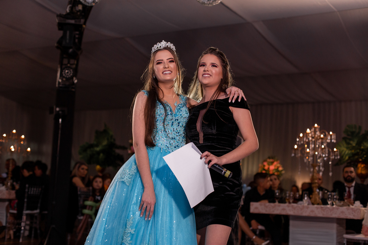 Festa de 15 anos, Debutante Eduarda Magnus - Adrielle Peres Fotografia especializados em Quinze anos Tres Cachoeiras/RS - Criciúma, Ararangua, Arroio Sal, Sombrio, Porto Alegre, Gramado, Serra Gaúcha, Praia, família, brinde,  book 15, decoração, vestido