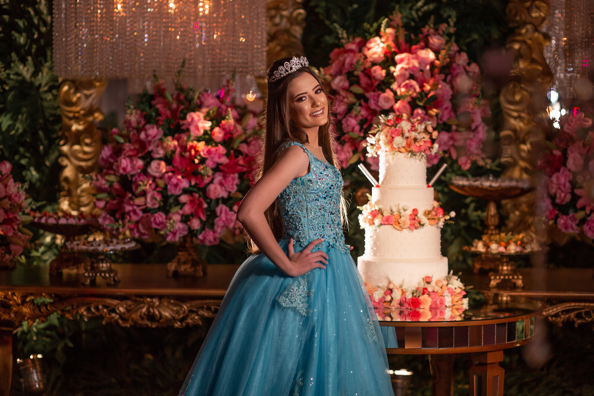 Festa de 15 anos, Debutante Eduarda Magnus - Adrielle Peres Fotografia especializados em Quinze anos Tres Cachoeiras/RS - Criciúma, Ararangua, Arroio Sal, Sombrio, Porto Alegre, Gramado, Serra Gaúcha, Praia, família, ensaio xv, book 15, decoração, vestido