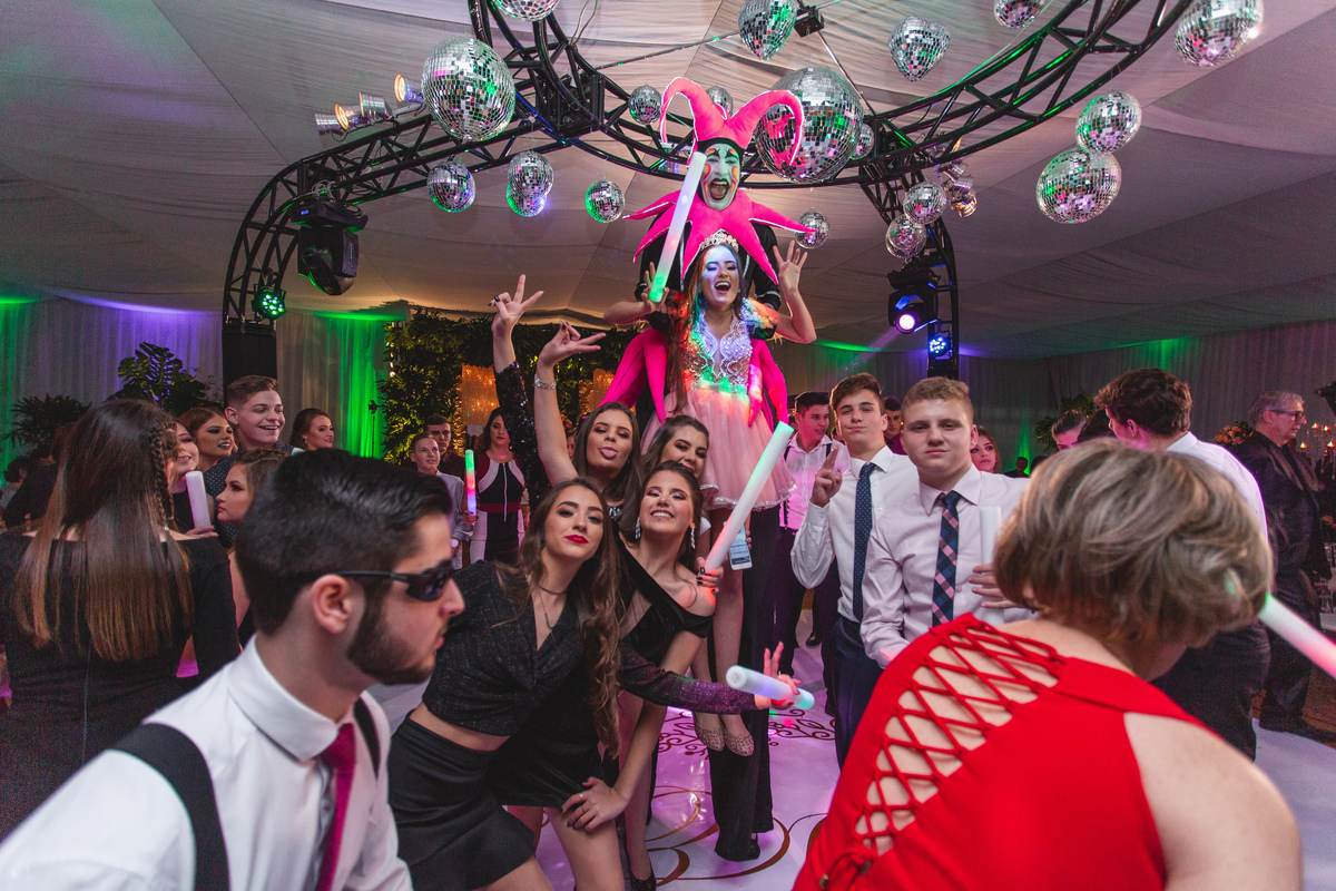 Festa de 15 anos, Debutante Eduarda Magnus - Adrielle Peres Fotografia especializados em Quinze anos Tres Cachoeiras/RS - Criciúma, Ararangua, Arroio Sal, Sombrio, Porto Alegre, Gramado, Serra Gaúcha, Praia, família, dança,  book 15, decoração, vestido