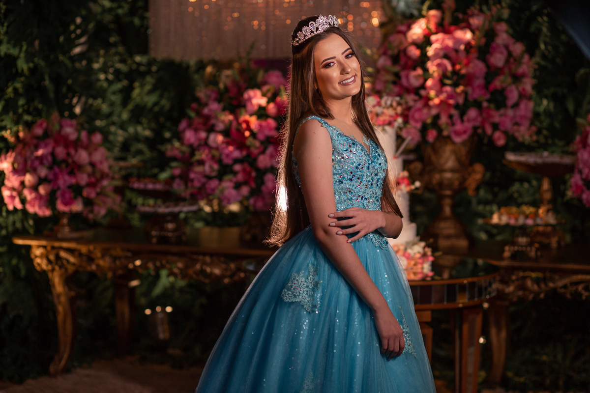 Festa de 15 anos, Debutante Eduarda Magnus - Adrielle Peres Fotografia especializados em Quinze anos Tres Cachoeiras/RS - Criciúma, Ararangua, Arroio Sal, Sombrio, Porto Alegre, Gramado, Serra Gaúcha, Praia, família, ensaio xv, book 15, decoração, vestido