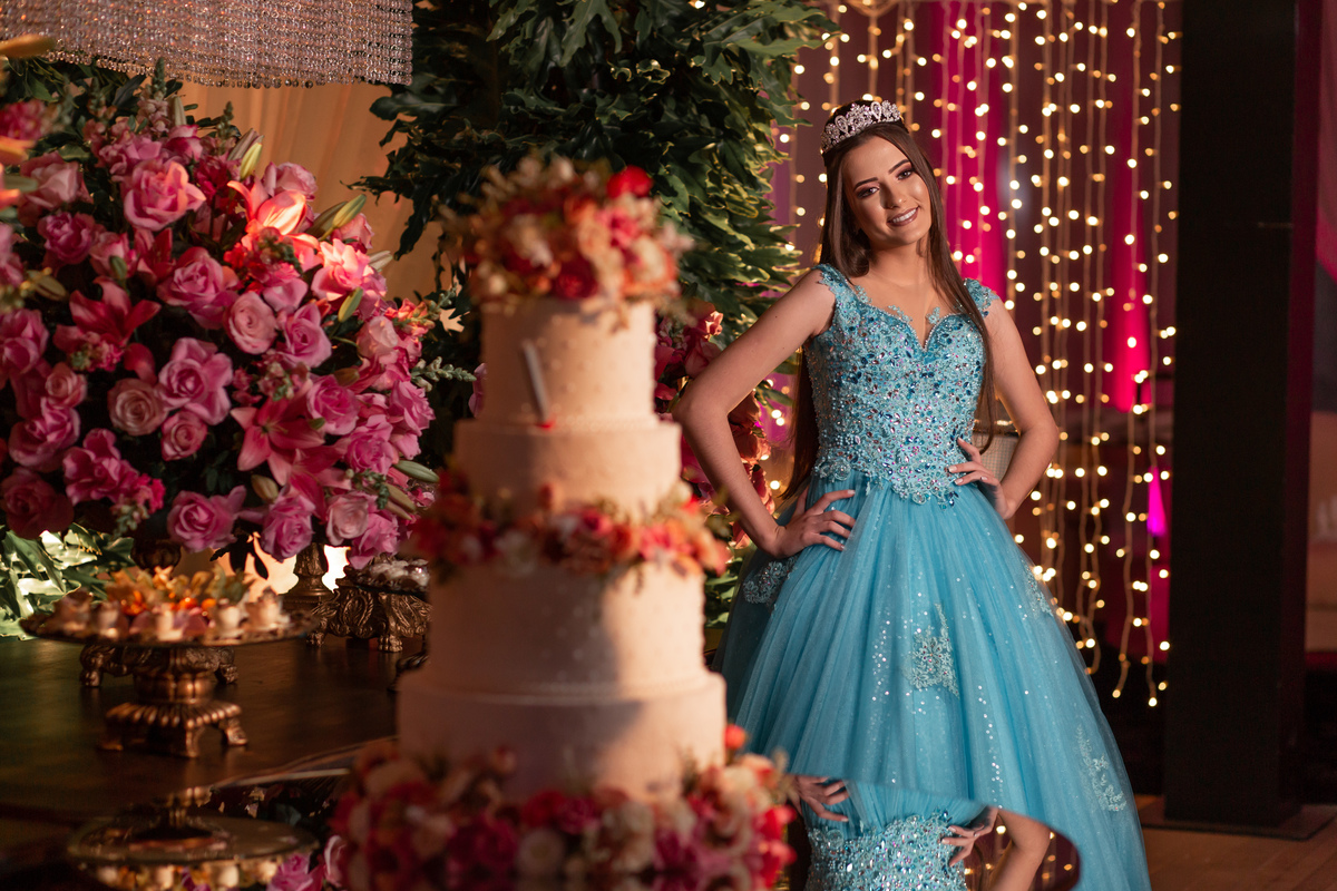 Festa de 15 anos, Debutante Eduarda Magnus - Adrielle Peres Fotografia especializados em Quinze anos Tres Cachoeiras/RS - Criciúma, Ararangua, Arroio Sal, Sombrio, Porto Alegre, Gramado, Serra Gaúcha, Praia, família, ensaio xv, book 15, decoração, vestido