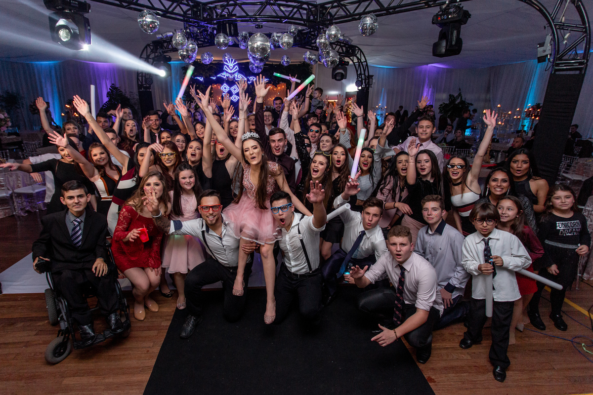 Festa de 15 anos, Debutante Eduarda Magnus - Adrielle Peres Fotografia especializados em Quinze anos Tres Cachoeiras/RS - Criciúma, Ararangua, Arroio Sal, Sombrio, Porto Alegre, Gramado, Serra Gaúcha, Praia, família, dança,  book 15, decoração, vestido