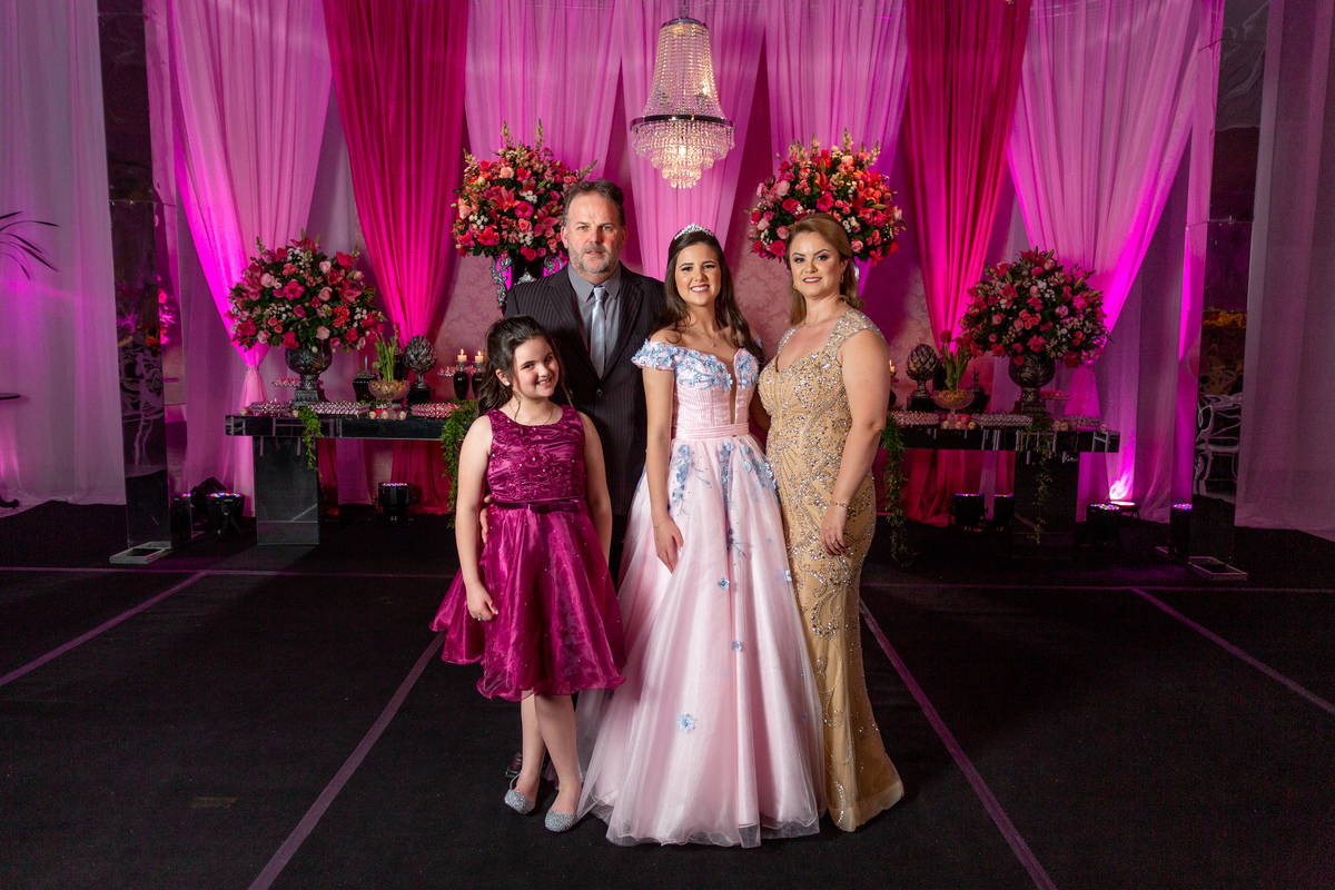 Festa de 15 anos - Debutante Mariane Raupp - Salão Paroquial - Festa dos sonhos - Adrielle Peres Fotografia especializados em Quinze anos em  Torres/RS - Criciúma, Ararangua Porto Alegre, Gramado, Serra Gaúcha, Praia Grande, ensaio, book dos 15, 