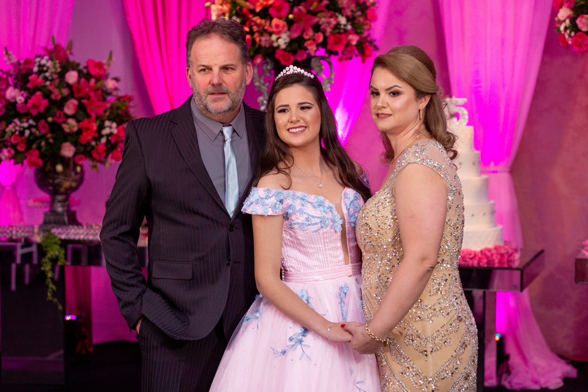 Festa de 15 anos - Debutante Mariane Raupp - Salão Paroquial - Festa dos sonhos - Adrielle Peres Fotografia especializados em Quinze anos em  Torres/RS - Criciúma, Ararangua Porto Alegre, Gramado, Serra Gaúcha, Praia Grande, ensaio, book dos 15, 