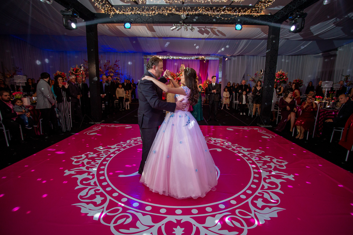 Festa de 15 anos - Debutante Mariane Raupp - Salão Paroquial - Festa dos sonhos - Adrielle Peres Fotografia especializados em Quinze anos em  Torres/RS - Criciúma, Ararangua Porto Alegre, Gramado, Serra Gaúcha, Praia Grande, ensaio, book dos 15, 