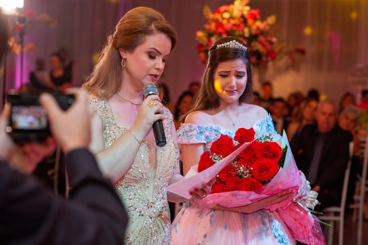 Festa de 15 anos - Debutante Mariane Raupp - Salão Paroquial - Festa dos sonhos - Adrielle Peres Fotografia especializados em Quinze anos em  Torres/RS - Criciúma, Ararangua Porto Alegre, Gramado, Serra Gaúcha, Praia Grande, ensaio, book dos 15, 