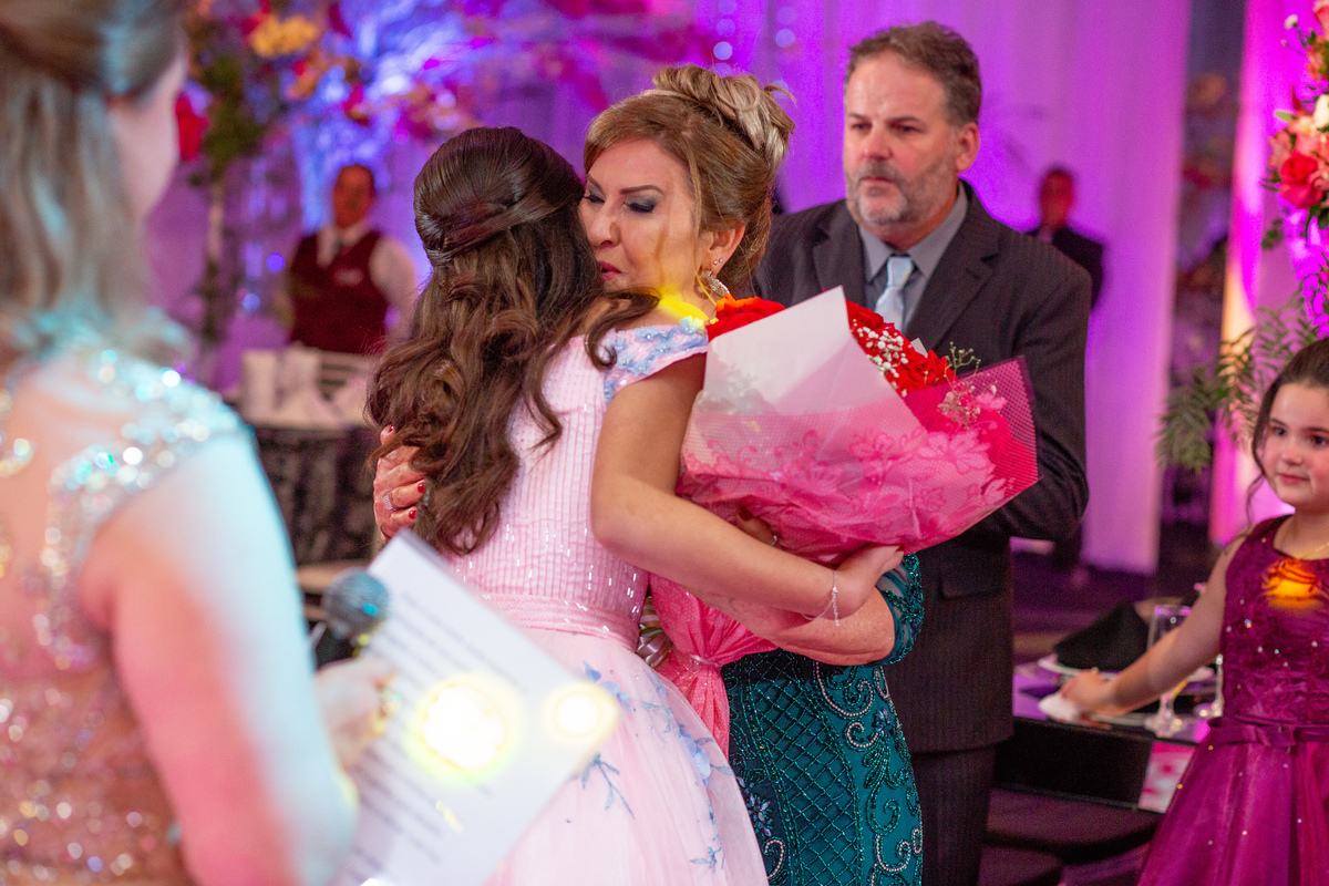 Festa de 15 anos - Debutante Mariane Raupp - Salão Paroquial - Festa dos sonhos - Adrielle Peres Fotografia especializados em Quinze anos em  Torres/RS - Criciúma, Ararangua Porto Alegre, Gramado, Serra Gaúcha, Praia Grande, ensaio, book dos 15, 