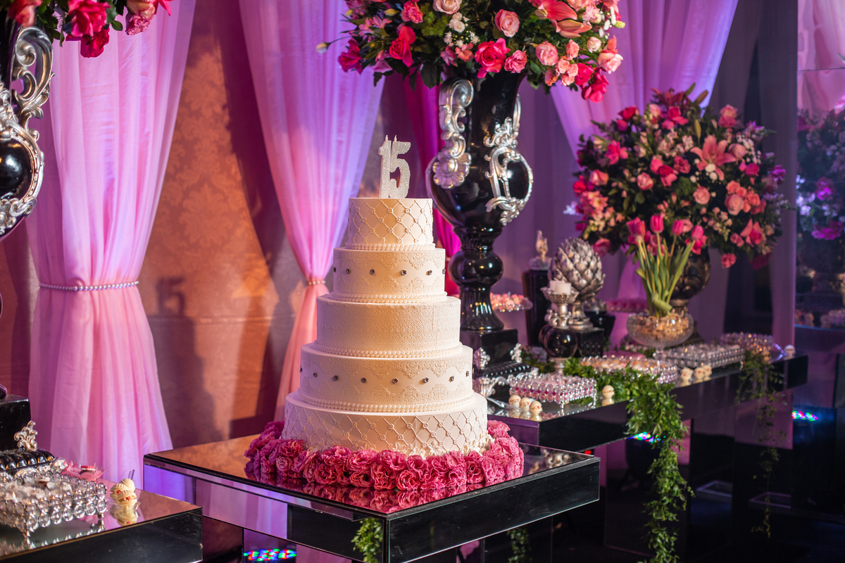 Festa de 15 anos - Debutante Mariane Raupp - Salão Paroquial - Festa dos sonhos - Adrielle Peres Fotografia especializados em Quinze anos em  Torres/RS - Criciúma, Três cachoeiras, Porto Alegre, Gramado, Serra Gaúcha, Praia Grande, ensaio, book dos 15, 