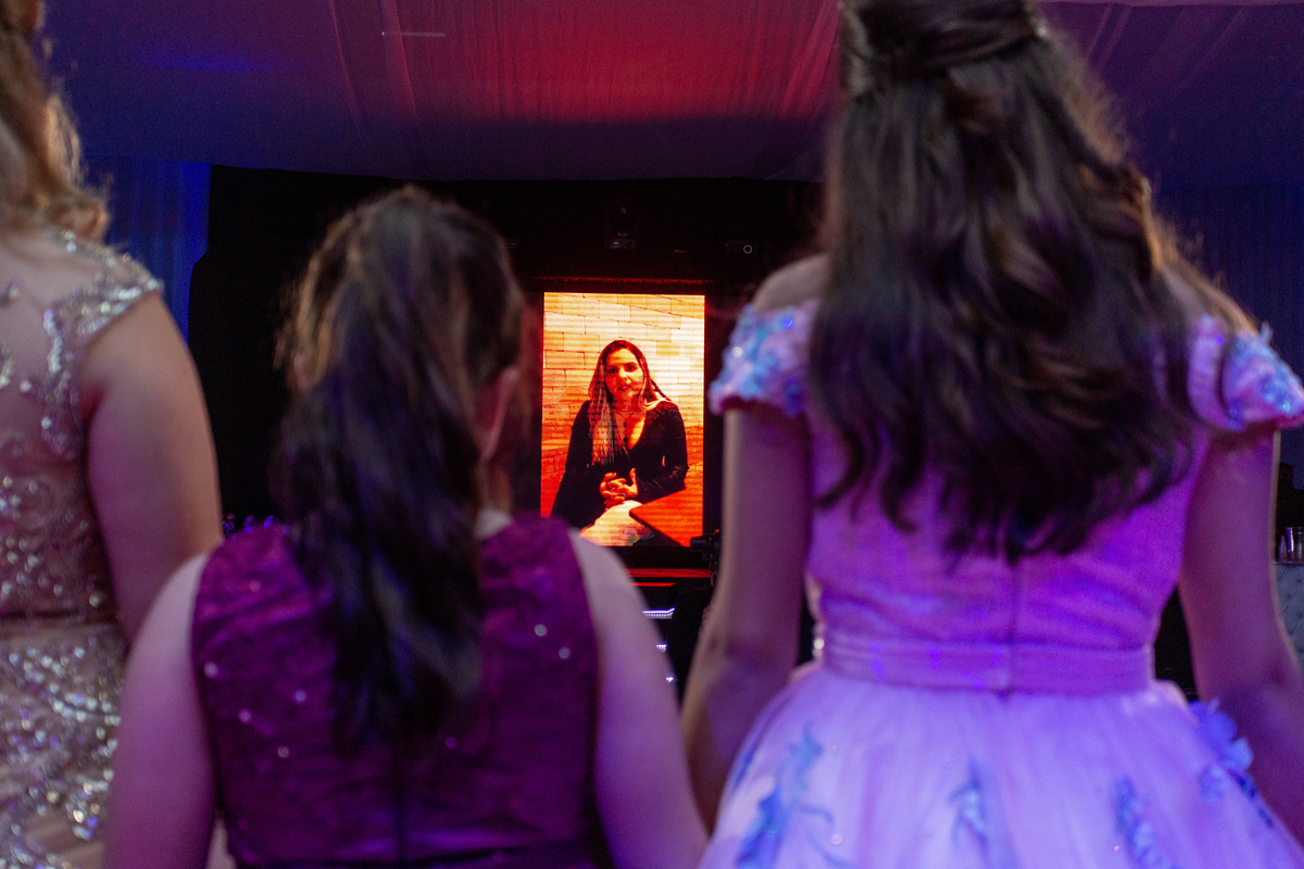 Festa de 15 anos - Debutante Mariane Raupp - Salão Paroquial - Festa dos sonhos - Adrielle Peres Fotografia especializados em Quinze anos em  Torres/RS - Criciúma, Ararangua Porto Alegre, Gramado, Serra Gaúcha, Praia Grande, ensaio, book dos 15, 