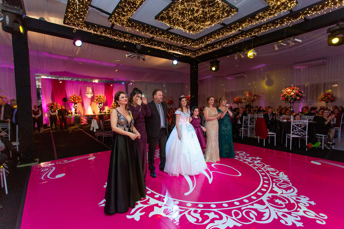 Festa de 15 anos - Debutante Mariane Raupp - Salão Paroquial - Festa dos sonhos - Adrielle Peres Fotografia especializados em Quinze anos em  Torres/RS - Criciúma, Ararangua Porto Alegre, Gramado, Serra Gaúcha, Praia Grande, ensaio, book dos 15, 