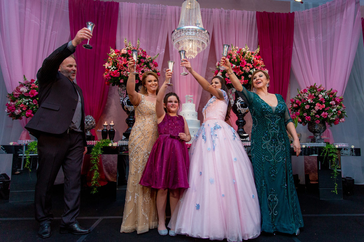 Festa de 15 anos - Debutante Mariane Raupp - Salão Paroquial - Festa dos sonhos - Adrielle Peres Fotografia especializados em Quinze anos em  Torres/RS - Criciúma, Ararangua Porto Alegre, Gramado, Serra Gaúcha, Praia Grande, ensaio, book dos 15, 