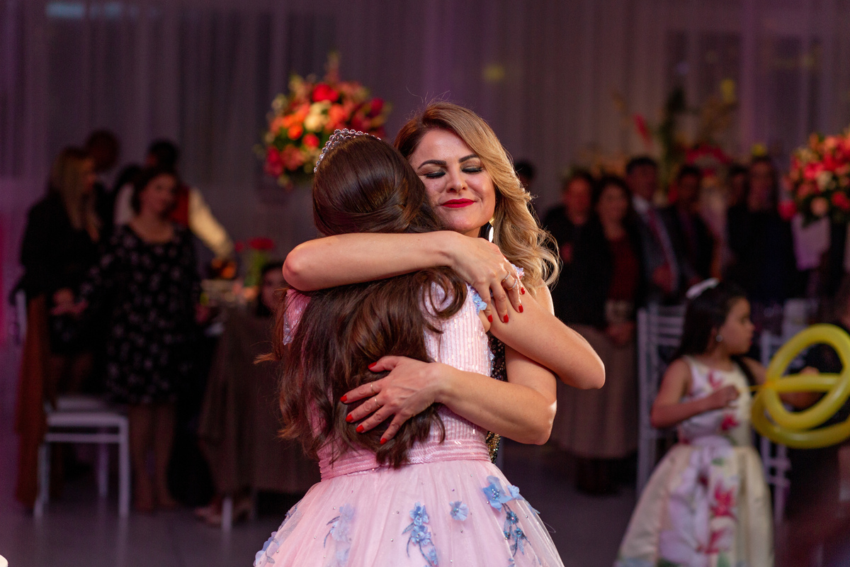 Festa de 15 anos - Debutante Mariane Raupp - Salão Paroquial - Festa dos sonhos - Adrielle Peres Fotografia especializados em Quinze anos em  Torres/RS - Criciúma, Ararangua Porto Alegre, Gramado, Serra Gaúcha, Praia Grande, ensaio, book dos 15, 