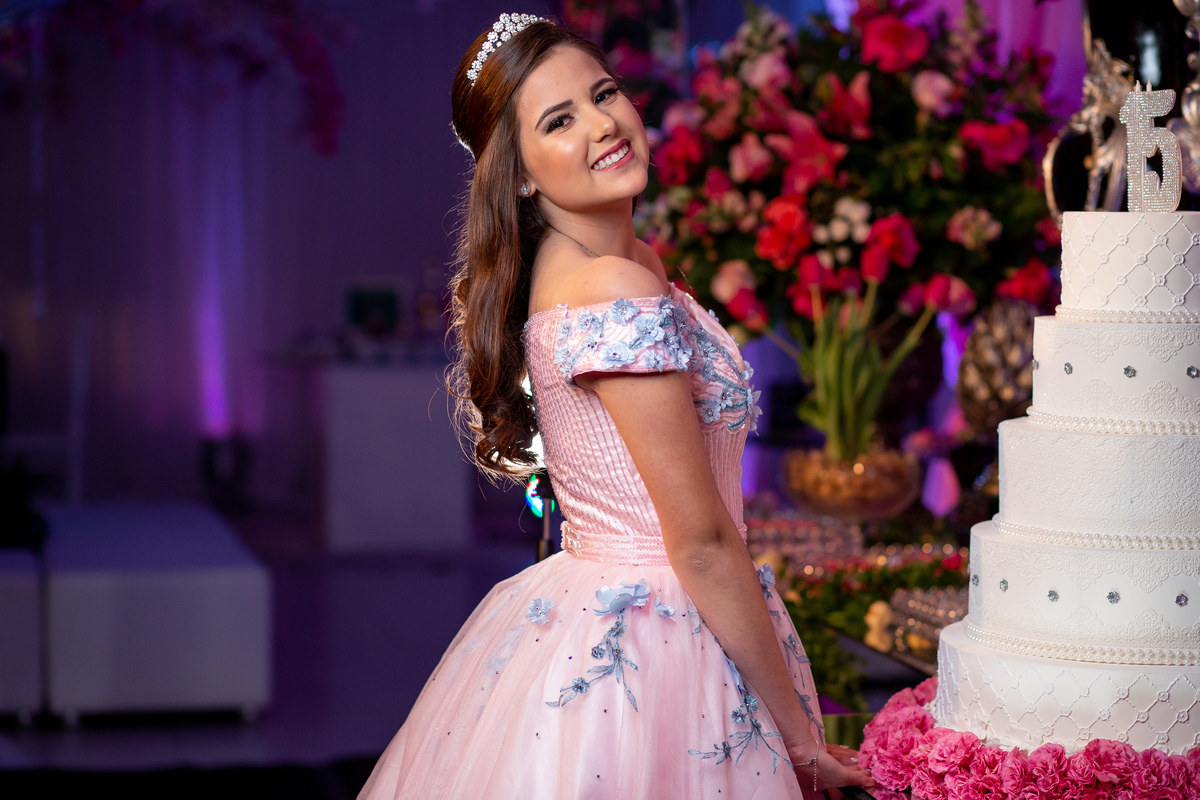 Festa de 15 anos - Debutante Mariane Raupp - Salão Paroquial - Festa dos sonhos - Adrielle Peres Fotografia especializados em Quinze anos em  Torres/RS - Criciúma, Ararangua Porto Alegre, Gramado, Serra Gaúcha, Praia Grande, ensaio, book dos 15, 