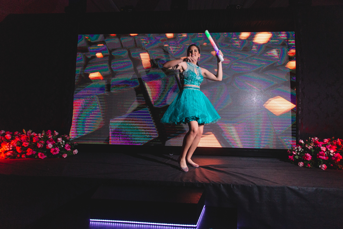 Festa de 15 anos - Debutante Mariane Raupp - Salão Paroquial - Festa dos sonhos - Adrielle Peres Fotografia especializados em Quinze anos em  Torres/RS - Criciúma, Ararangua Porto Alegre, Gramado, Serra Gaúcha, Praia Grande, ensaio, vestido, book dos 15, 