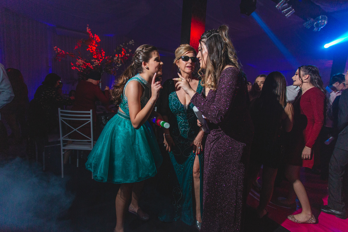 Festa de 15 anos - Debutante Mariane Raupp - Salão Paroquial - Festa dos sonhos - Adrielle Peres Fotografia especializados em Quinze anos em  Torres/RS - Criciúma, Ararangua Porto Alegre, Gramado, Serra Gaúcha, Praia Grande, ensaio, vestido, book dos 15, 