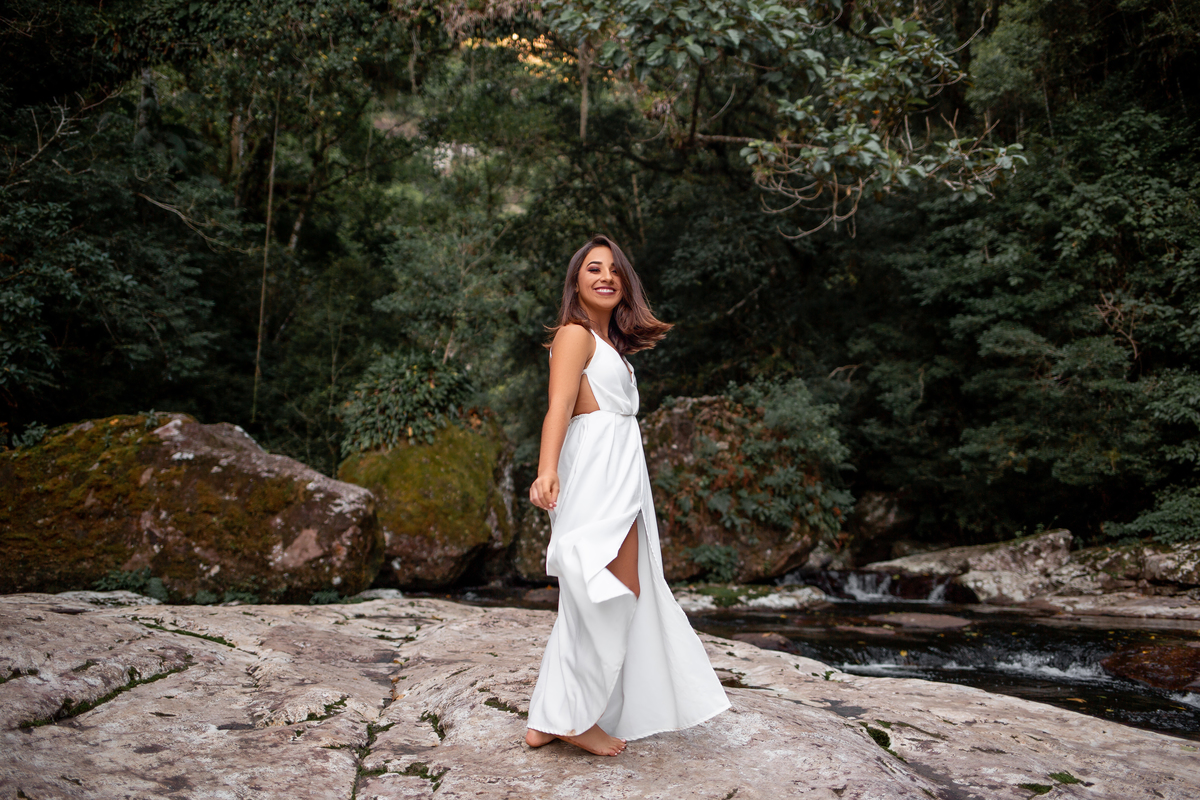 Book dos 15 anos, debutante, balao de ar quente, voo de balao, balonismo Torres, Canions, Praia grande, cachoeira, pedra branca, Itati,  praia, cores, cesta, ensaio, igreja catolica, Matriz Sao Domingos, natureza, @estudio adrielle peres, fotografia, 