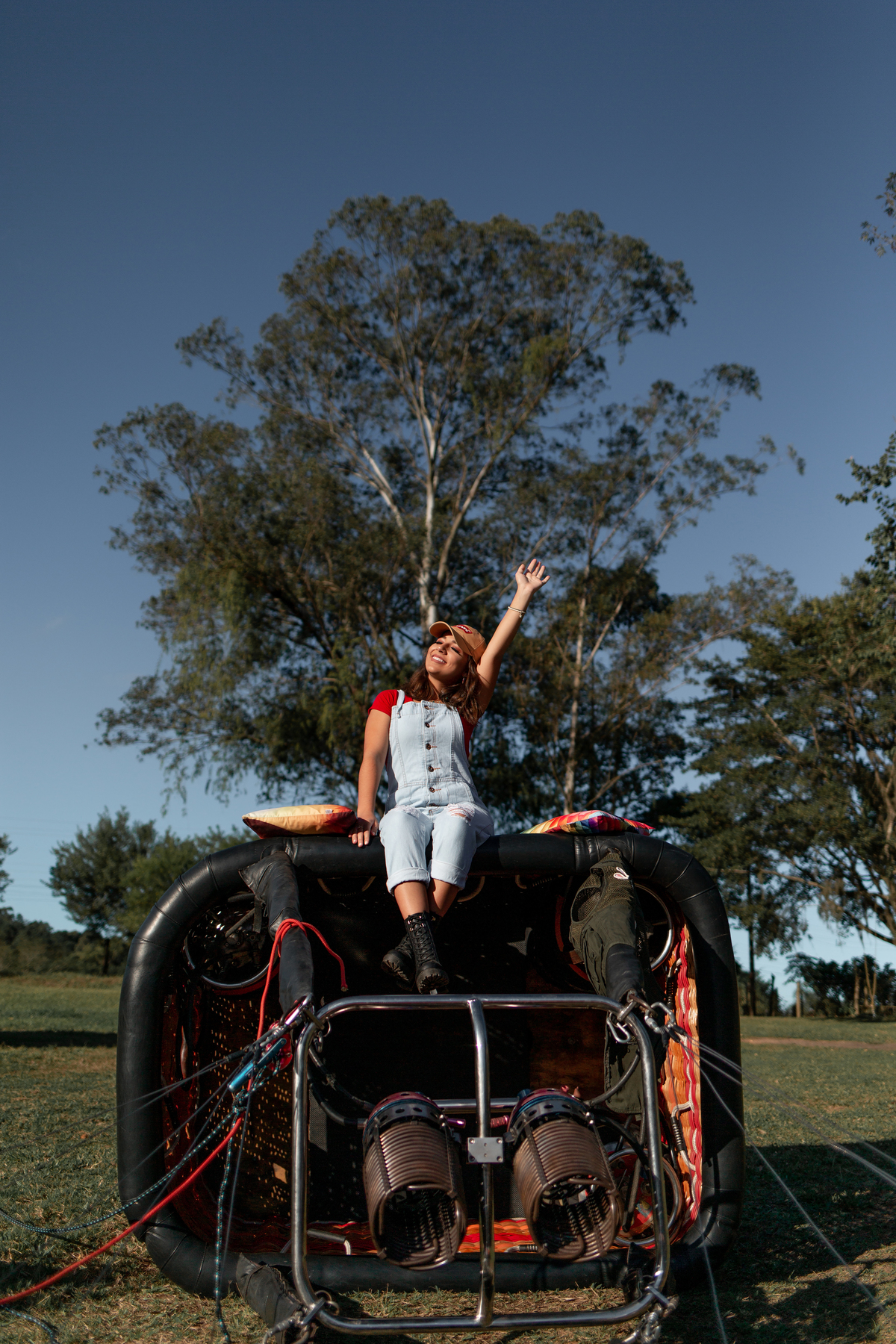 Book dos 15 anos, debutante, balao de ar quente, voo de balao, balonismo Torres, Canions, Praia grande, cachoeira, pedra branca, Itati,  praia, cores, cesta, ensaio, igreja catolica, Matriz Sao Domingos, natureza, @estudio adrielle peres, fotografia, 