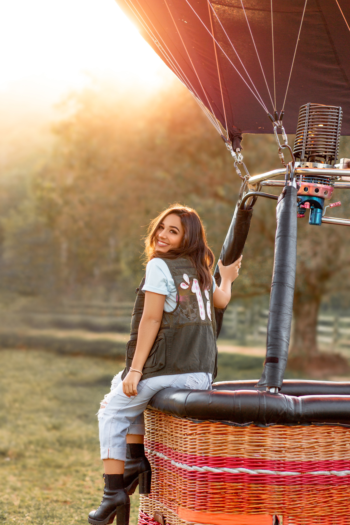 Book dos 15 anos, debutante, balao de ar quente, voo de balao, balonismo Torres, Canions, Praia grande, cachoeira, pedra branca, Itati,  praia, cores, cesta, ensaio, igreja catolica, Matriz Sao Domingos, natureza, @estudio adrielle peres, fotografia, 