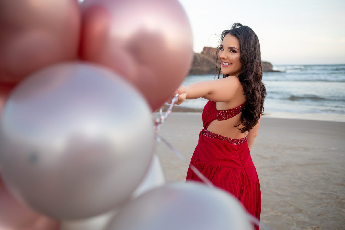 Fotografia de 15 anos, ideias criativas, inspirações, book dos quinze, Tintas, praia, Kombi, skate, livros . Torres/Rs. Araranguá/SC. Sombrio, Criciúma, Forquilhinhas, Três Cachoeiras, Terra de Areia, Porto Alegre, Fotos em Gramado, Canela, Serra Gaúcha