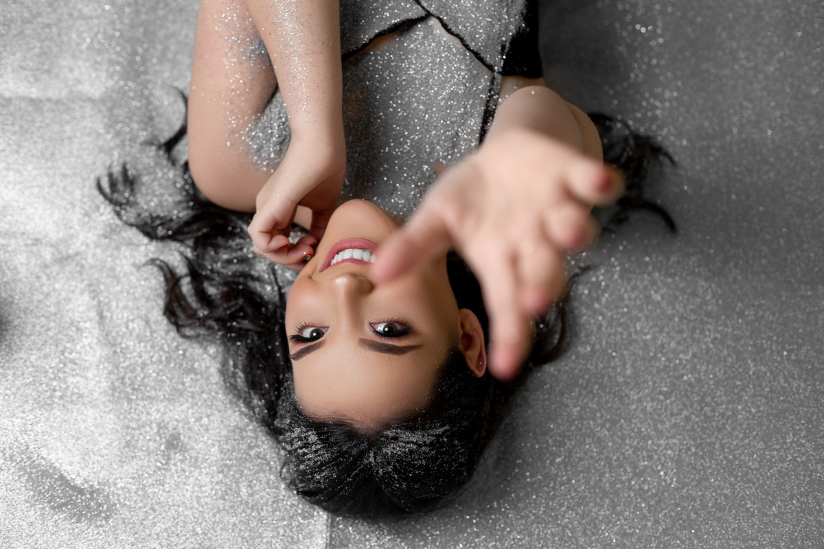 Fotografia de 15 anos, ideias criativas, inspirações, book dos quinze, Tintas, praia, Kombi, skate, livros . Torres/Rs. Araranguá/SC. Sombrio, Criciúma, Forquilhinhas, Três Cachoeiras, Terra de Areia, Porto Alegre, Fotos em Gramado, Canela, Serra Gaúcha