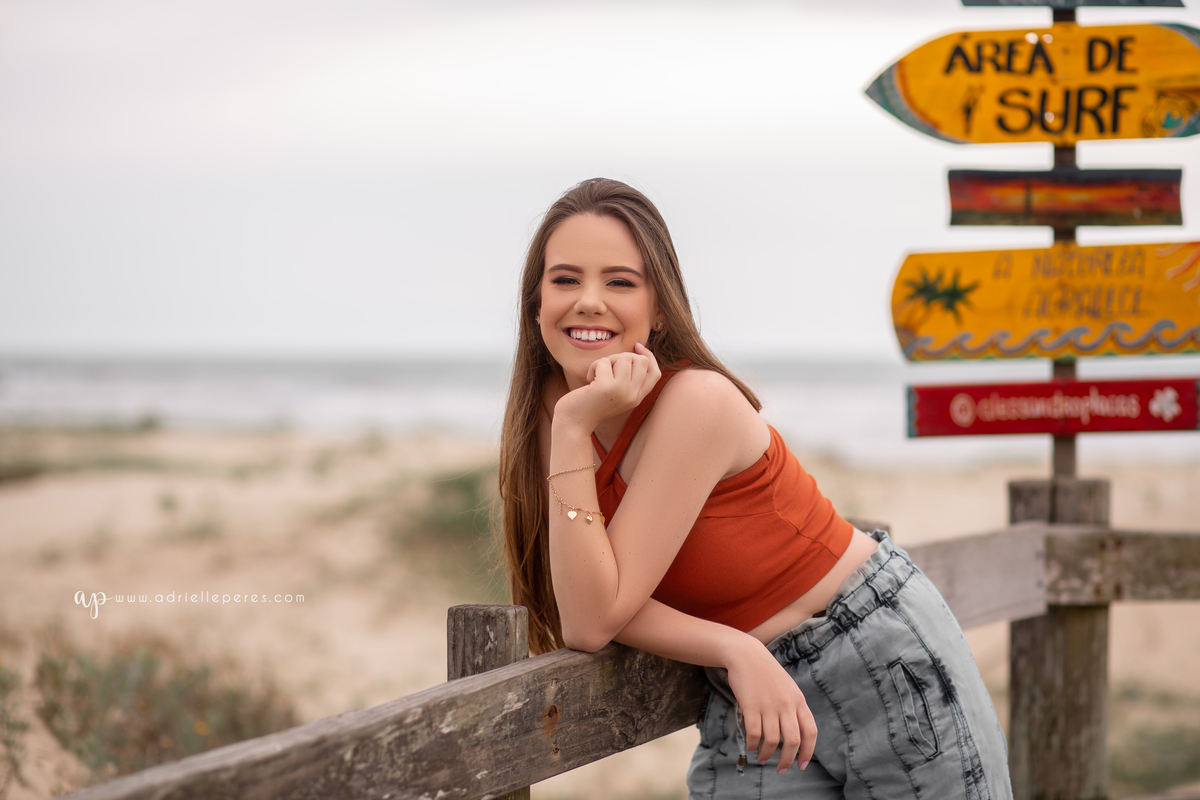 Fotografia de 15 anos, ideias criativas, inspirações, book dos quinze, Tintas, praia, Kombi, skate, livros . Torres/Rs. Araranguá/SC. Sombrio, Criciúma, Forquilhinhas, Três Cachoeiras, Terra de Areia, Porto Alegre, Fotos em Gramado, Canela, Serra Gaúcha