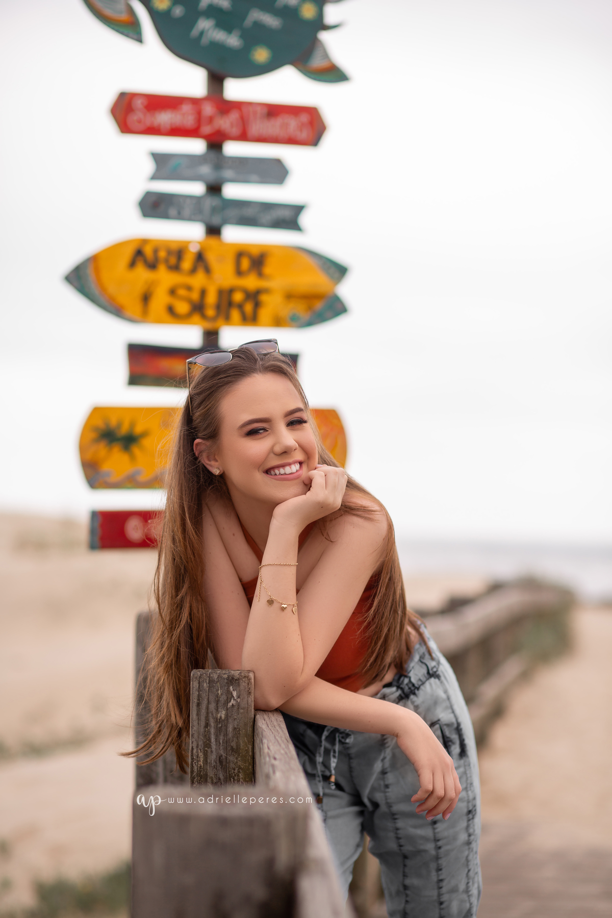Fotografia de 15 anos, ideias criativas, inspirações, book dos quinze, Tintas, praia, Kombi, skate, livros . Torres/Rs. Araranguá/SC. Sombrio, Criciúma, Forquilhinhas, Três Cachoeiras, Terra de Areia, Porto Alegre, Fotos em Gramado, Canela, Serra Gaúcha