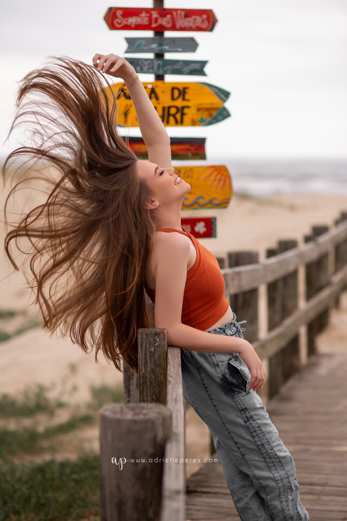 Fotografia de 15 anos, ideias criativas, inspirações, book dos quinze, Tintas, praia, Kombi, skate, livros . Torres/Rs. Araranguá/SC. Sombrio, Criciúma, Forquilhinhas, Três Cachoeiras, Terra de Areia, Porto Alegre, Fotos em Gramado, Canela, Serra Gaúcha