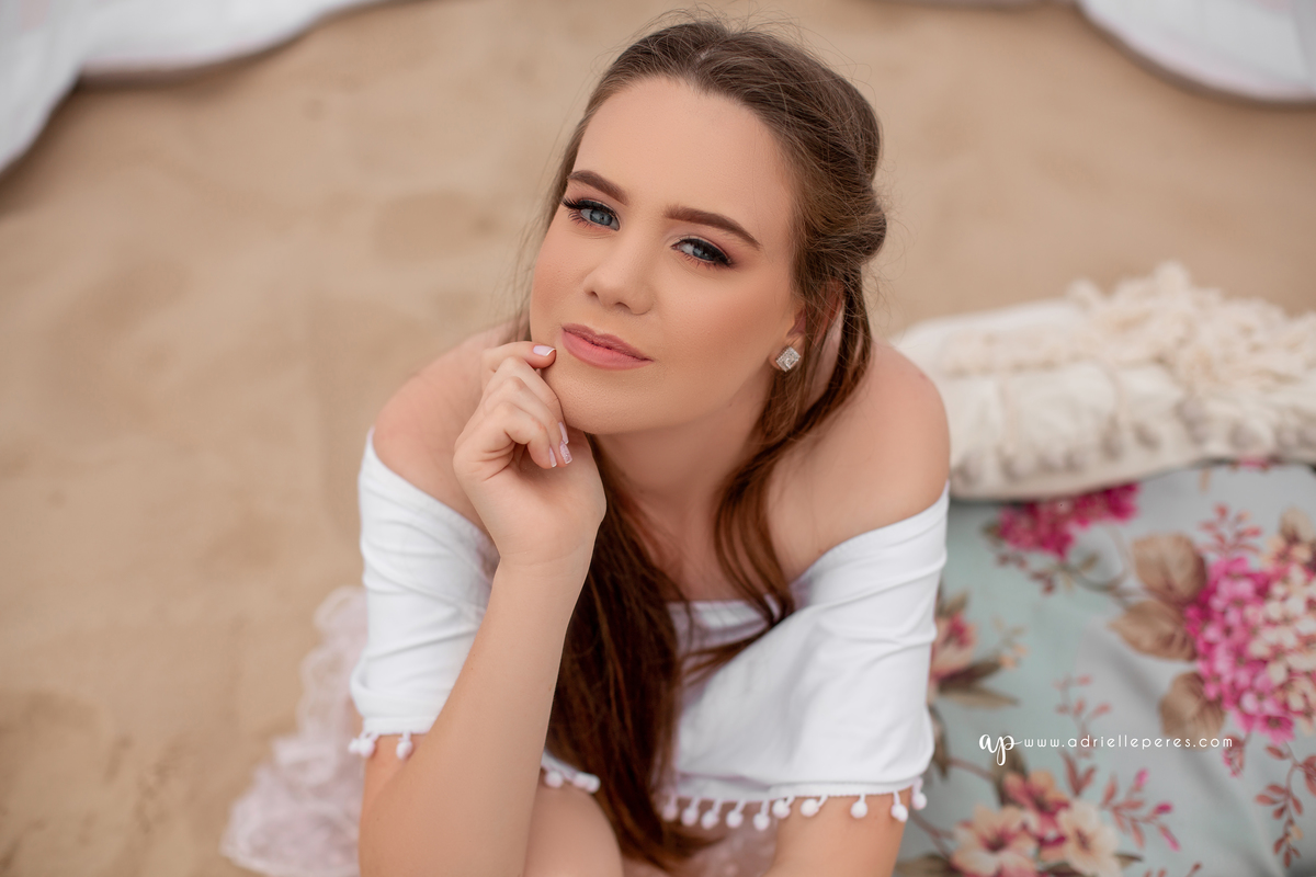 Fotografia de 15 anos, ideias criativas, inspirações, book dos quinze, tenda, maio, biquini branco. Praia de Torres/Rs. Araranguá/SC. Sombrio, Criciúma, Forquilhinhas, Três Cachoeiras, Terra de Areia, Porto Alegre, Fotos em Gramado, Canela, Serra Gaúcha