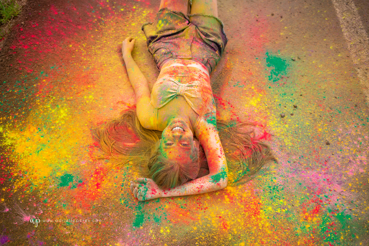 Fotografia de 15 anos, ideias criativas, inspirações, book dos quinze, fumaça, pó colorido. Praia da Guarita Torres/Rs. Araranguá/SC. Sombrio, Criciúma, Forquilhinhas, Três Cachoeiras, Terra de Areia, Porto Alegre, Fotos em Gramado, Canela, Serra Gaúcha