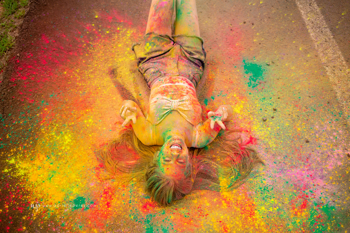 Fotografia de 15 anos, ideias criativas, inspirações, book dos quinze, fumaça, pó colorido. Praia da Guarita Torres/Rs. Araranguá/SC. Sombrio, Criciúma, Forquilhinhas, Três Cachoeiras, Terra de Areia, Porto Alegre, Fotos em Gramado, Canela, Serra Gaúcha