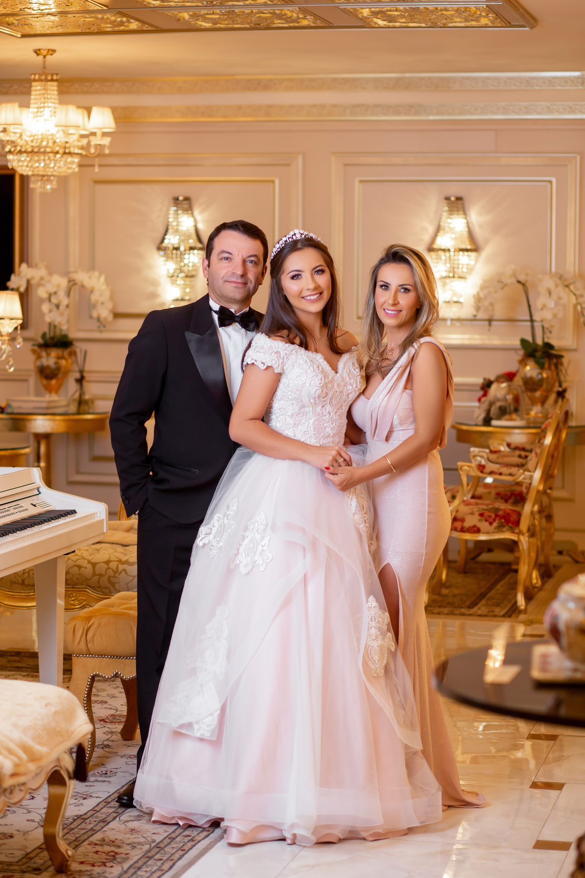 Fotografia de 15 anos, ideias criativas, inspirações, book dos quinze, Vestido, princesa, familia. Hotel Colline de France em Gramado/RS Araranguá/SC. Sombrio, Criciúma, Três Cachoeiras, Terra de Areia, Porto Alegre, Fotos em Gramado, Canela, Serra Gaúcha