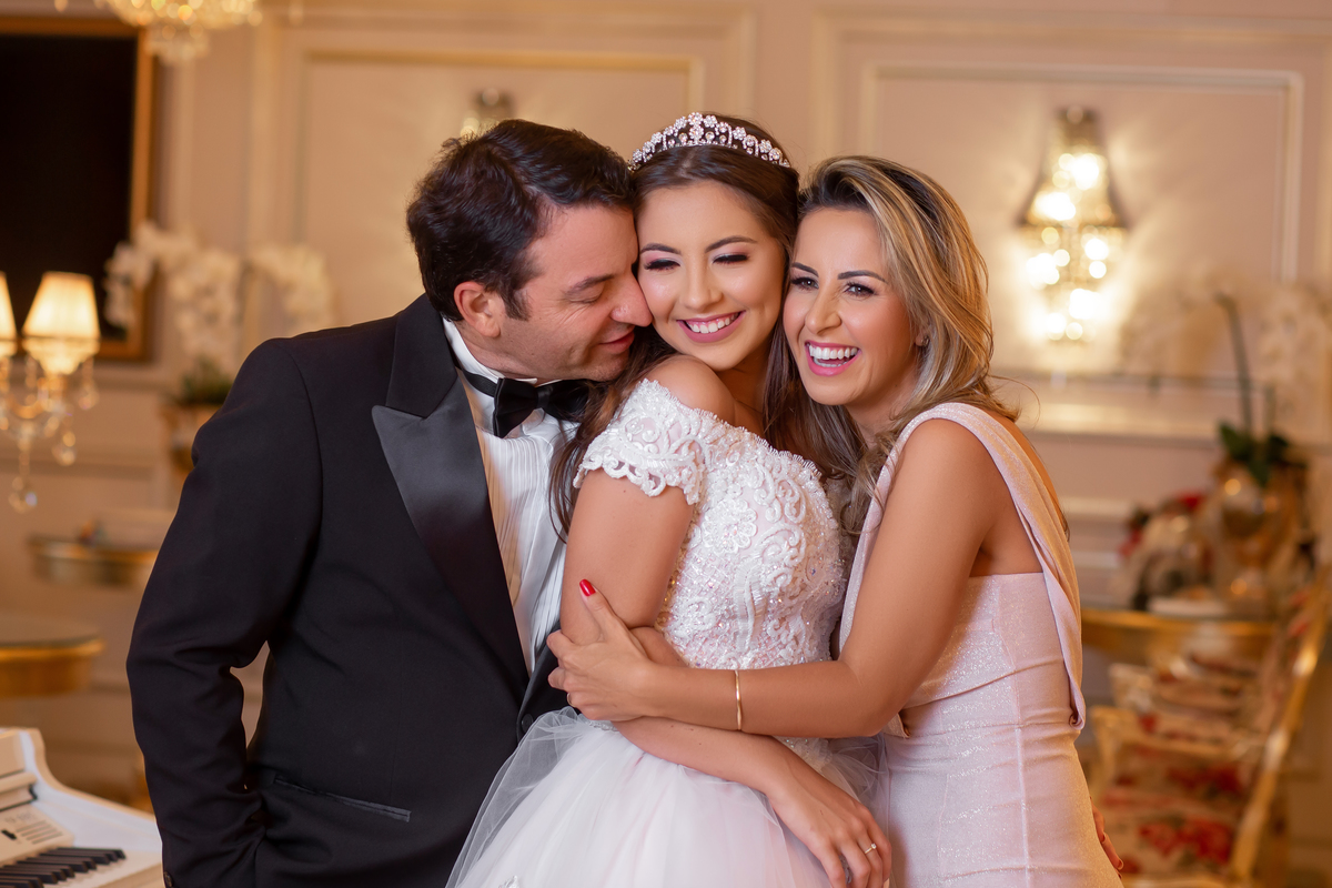 Fotografia de 15 anos, ideias criativas, inspirações, book dos quinze, Vestido, princesa, familia. Hotel Colline de France em Gramado/RS Araranguá/SC. Sombrio, Criciúma, Três Cachoeiras, Terra de Areia, Porto Alegre, Fotos em Gramado, Canela, Serra Gaúcha